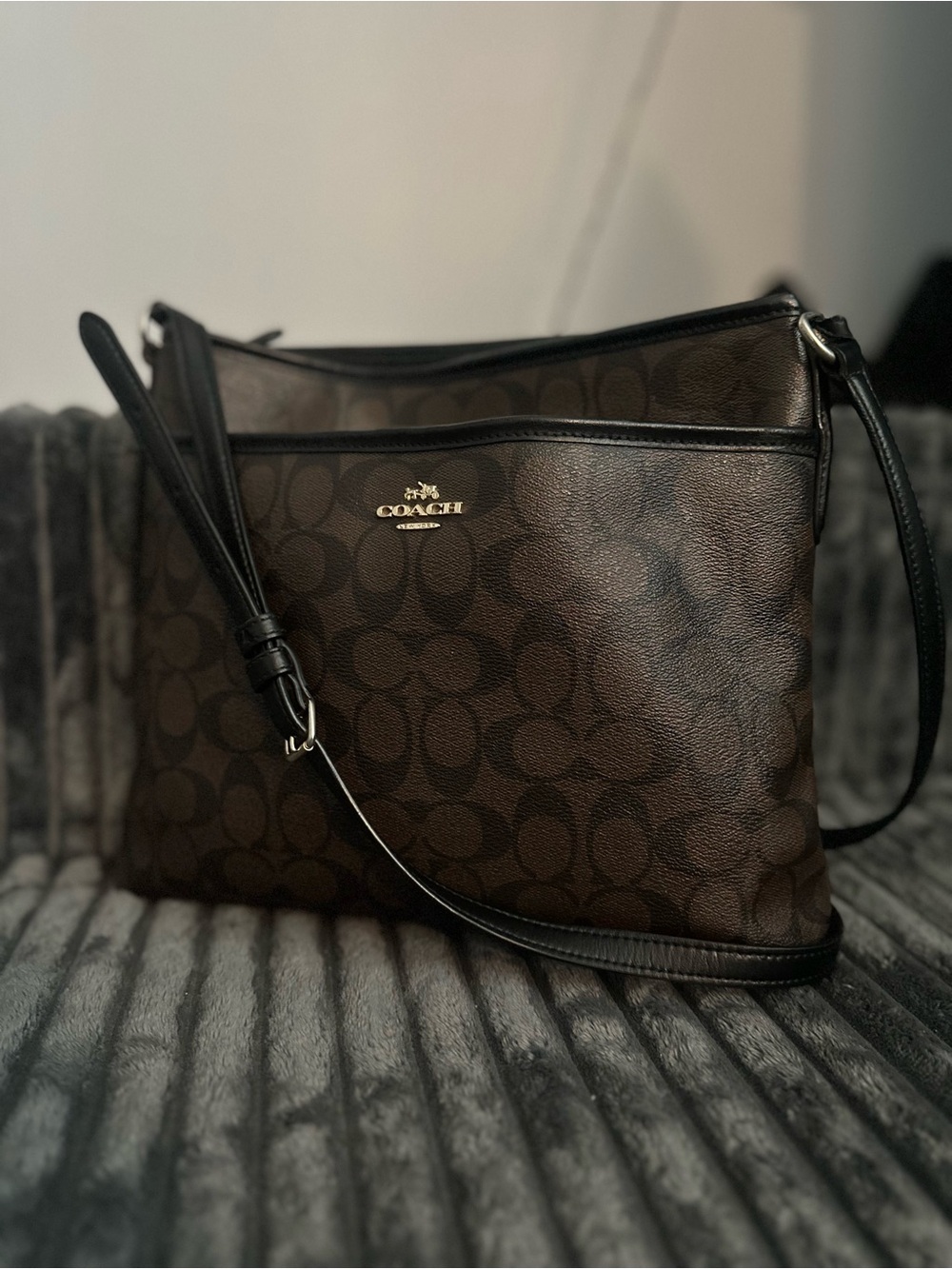 Coach Signature Brown Black PVC Leather Crossbody Messenger Bag Zip Top Purse